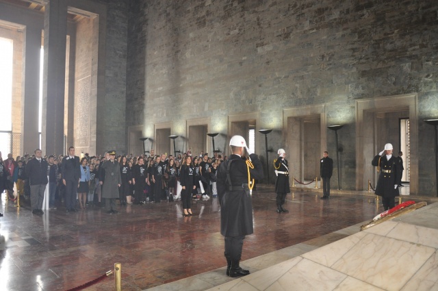 Oğuzkaan Koleji Öğrencileri Anıtkabir'de, "ATAM İZİNDEYİZ"