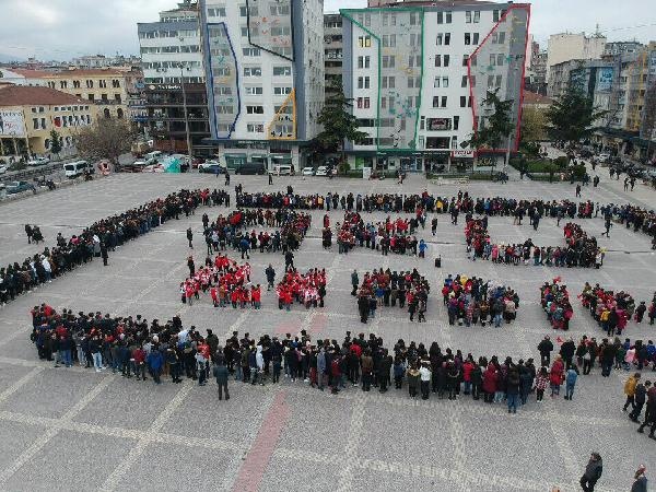 Samsun'da, 1919 öğrenci bir arada kitap okudu