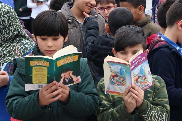 Samsun'da, 1919 öğrenci bir arada kitap okudu