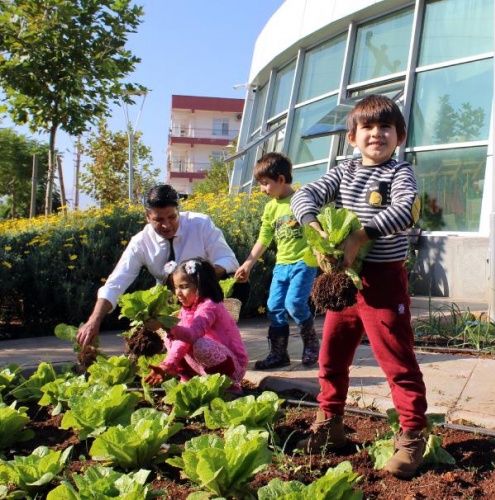 Ekolojik Kreş'te öğrenciler çiftlik hayatını öğreniyor