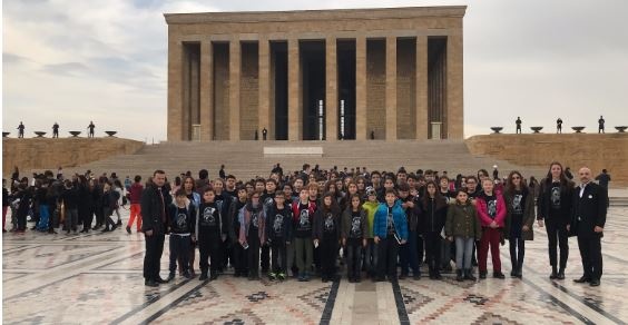 Oğuzkaan Koleji Öğrencileri Anıtkabir'de, "ATAM İZİNDEYİZ"