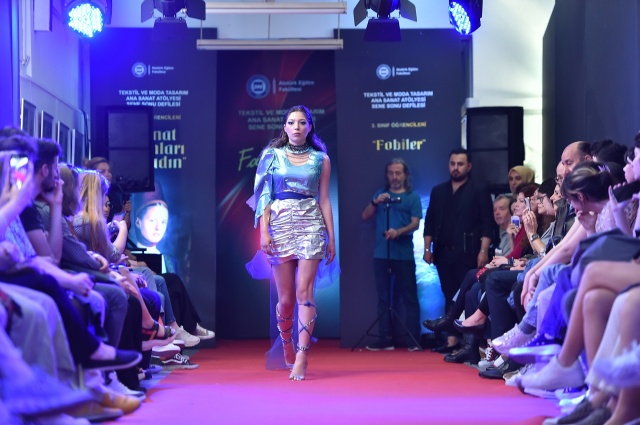 Tekstil ve Moda Tasarım Öğrencilerinden Unutulmayacak Defile 