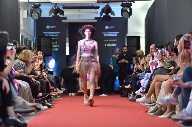 Tekstil ve Moda Tasarım Öğrencilerinden Unutulmayacak Defile 