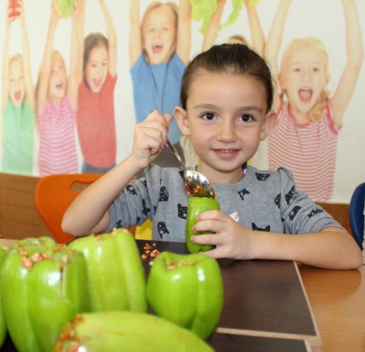 Ekolojik Kreş'te öğrenciler çiftlik hayatını öğreniyor