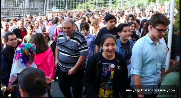 Öğrenciler TEOG'un yerine konulan LGS'de yarıştı