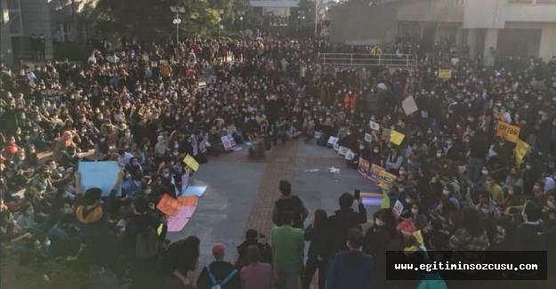 Boğaziçi öğrencilerinden Rektör'e protesto