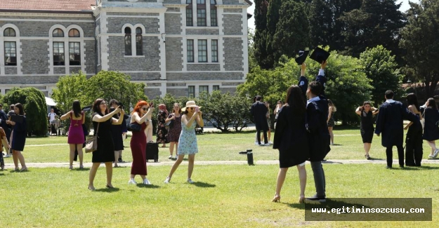 Boğaziçi Üniversitesi 156. yıl mezunlarını veriyor  