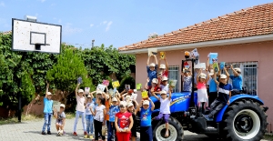 Çocuklar kitapların büyülü dünyasıyla buluşuyor