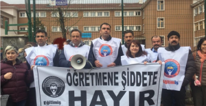 Öğretmenler şiddeti protesto etti