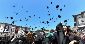 Koç Üniversitesi 29’uncu Dönem Mezunlarını Verdi  